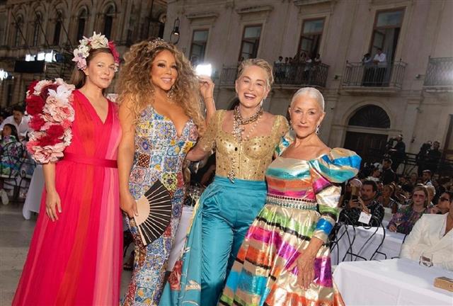 Helen Mirren, Sharon Stone, Mariah Carey e Drew Barrymore hanno impressionato alla sfilata di Dolce & Gabbana