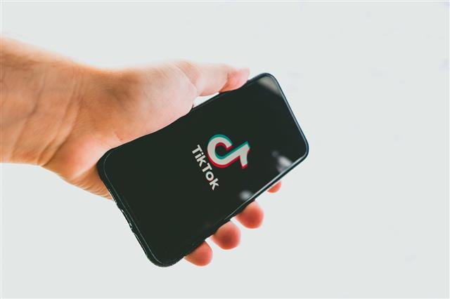 La mafia recluta giovani usando i video di TikTok