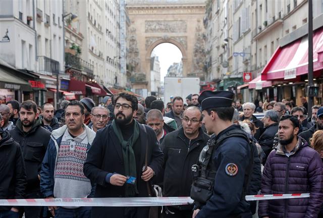 France : Sortie d’hôpital psychiatrique pour un homme de 69 ans qui a tué 3 Kurdes à Paris