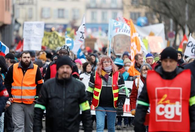 Grande grève en France contre la hausse des retraites : 500 000 manifestants à Paris