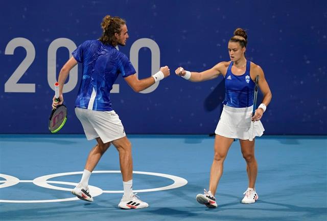 Il super duo formato da Tsitsipas e Sakkari ha mandato in semifinale la Grecia contro l’Italia