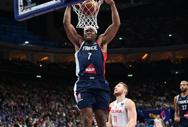 La Terrible France a égalisé la Pologne de 41 points et s’est qualifiée pour la finale