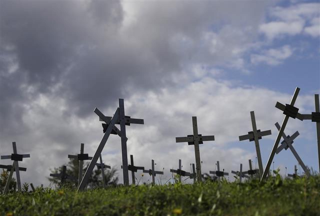 Italia: una parte del cimitero è crollata a causa del maltempo