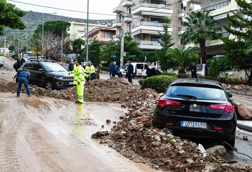 Καταστροφές από την κακοκαιρία (EUROKINISSI)