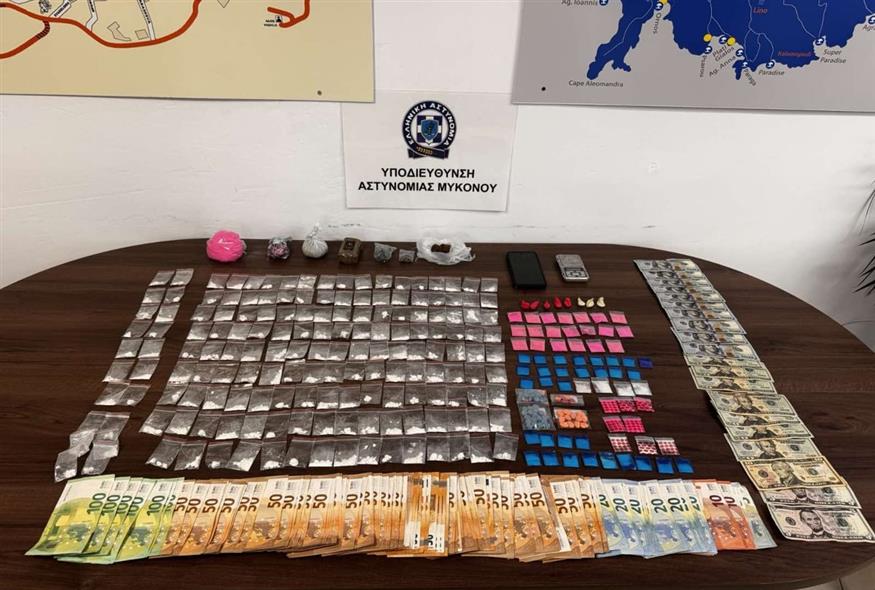 Τα κατασχεμένα ναρκωτικά του 30χρονου (ΕΛΑΣ)