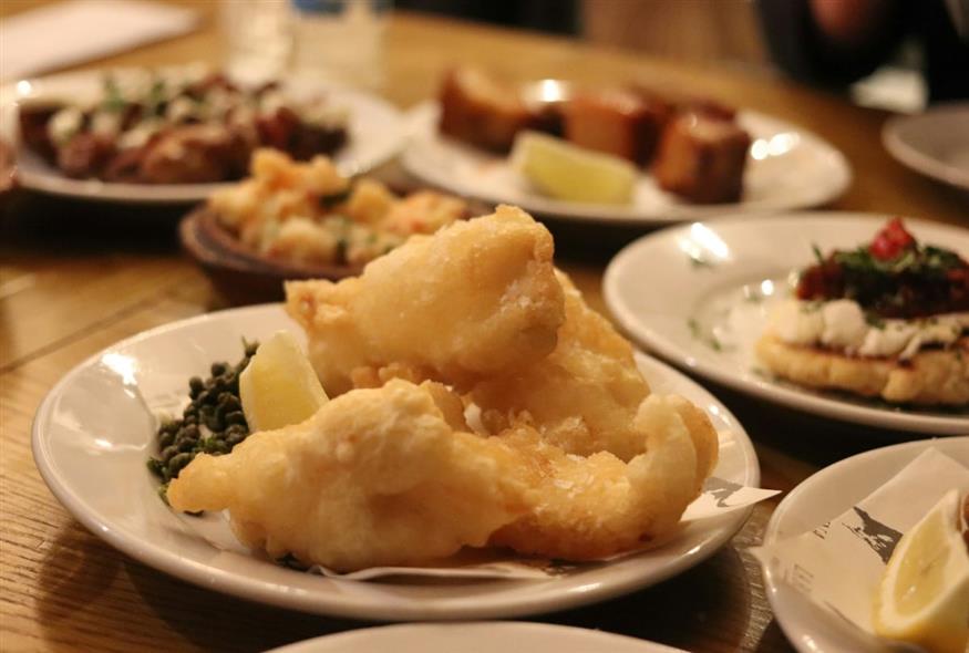 Mπακαλιάρος με σκορδαλιά (UNSPLASH)