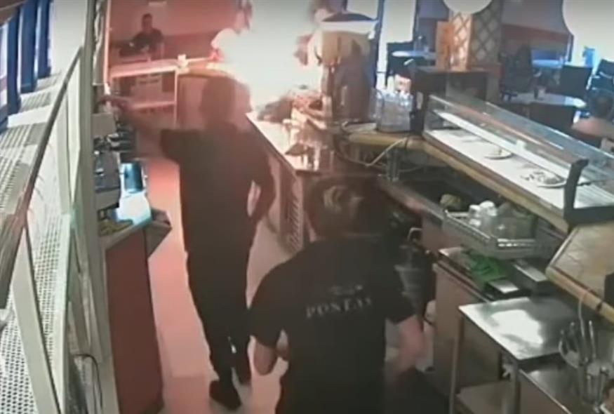 Ισπανία: 50χρονος έβαλε φωτιά σε καφετέρια επειδή τελείωσε…η μαγιονέζα (ΥοuTube)