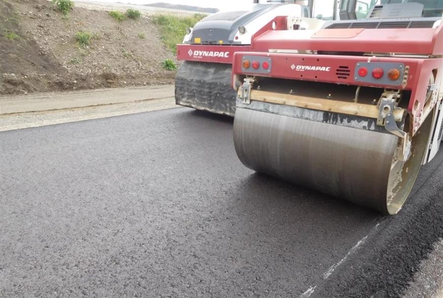 Στιγμιότυπο από την εφαρμογή του ασφαλτοτάπητα