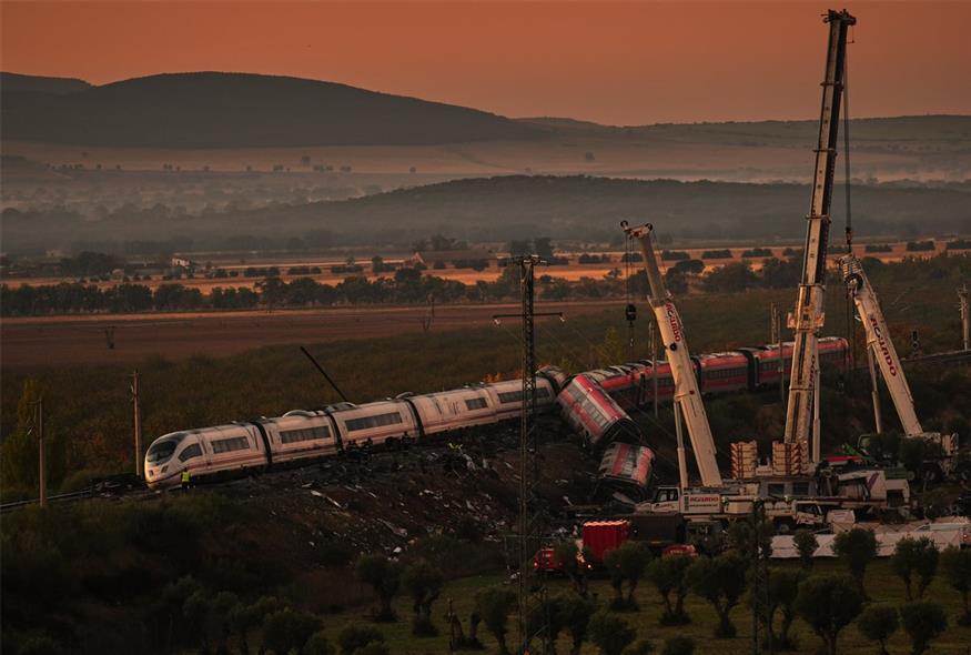 Σιδηροδρομικό δυστύχημα στην Ισπανία / Associated Press