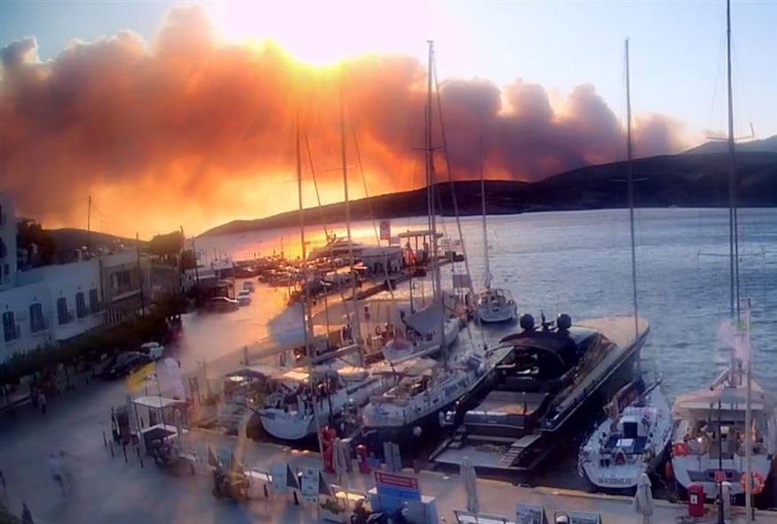 Φωτιά στη Σκύρο (meteocam.gr)