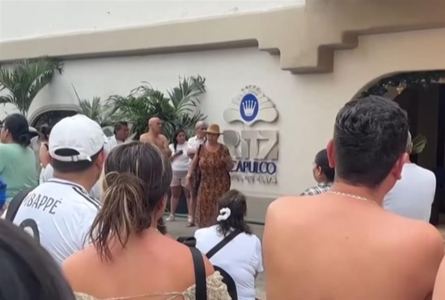 Στους δρόμους ο κόσμος μετά το χτύπημα του Εγκέλαδου