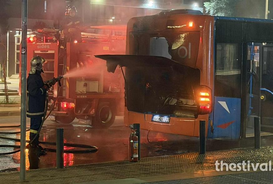 Φωτιά σε αστικό λεωφορείο