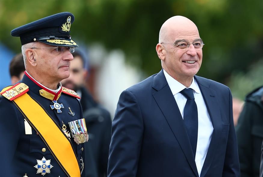 Ο Δένδιας στην παρέλαση της Θεσσαλονίκης (ΡΑΦΑΗΛ ΓΕΩΡΓΙΑΔΗΣ/EUROKINISSI)