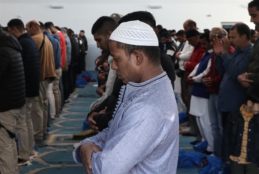 Οι μουσουλμάνοι της Αθήνας γιορτάζουν το τέλος του Ραμαζανιού