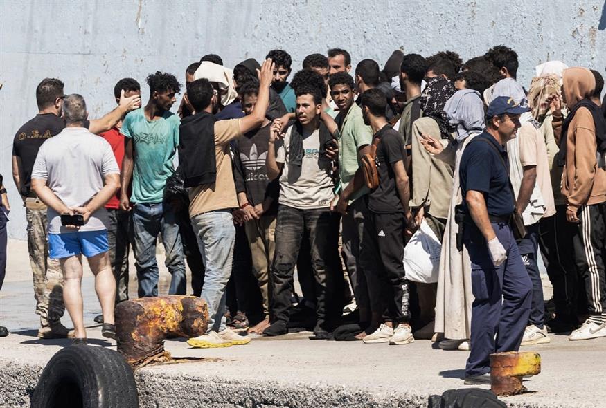 Μετανάστες στην Κρήτη (ΣΤΕΦΑΝΟΣ ΡΑΠΑΝΗΣ/EUROKINISSI)