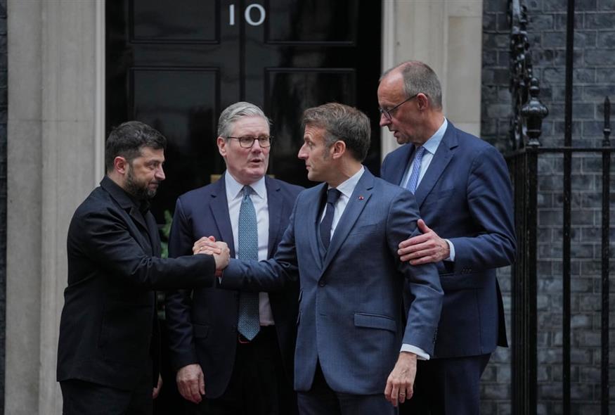 Ζελένσκι, Στάρμερ, Μακρόν, Μερτς συναντήθηκαν στο Λονδίνο (Kin Cheung/AP)