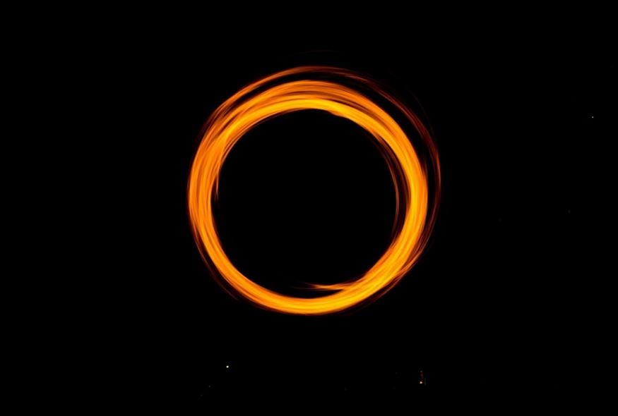 Μαύρη τρύπα (unsplash)
