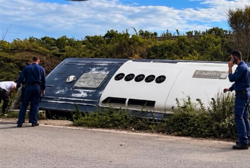 Εκτροπή λεωφορείου του Πολεμικού Ναυτικού στην Ιόνια Οδό (arta2day.gr)