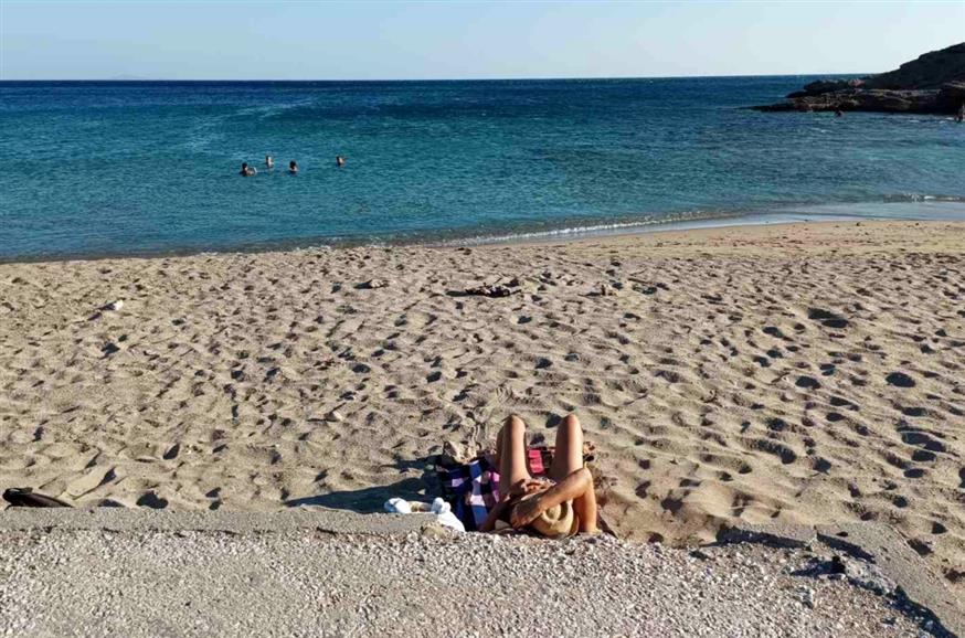 Στο «κόκκινο» ο υδράργυρος με 39άρια (EUROKINISSI)