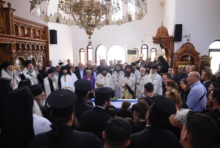 Ρέθυμνο, εικόνα από την κηδεία (INTIME NEWS)