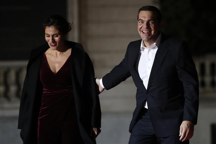 Alexis Tsipras and his wife/(AP Photo/Kamil Zihnioglu)