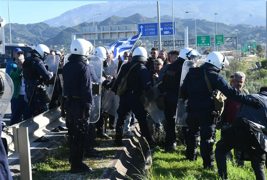 Ένταση και χημικά στην Πάτρα (INTIME)