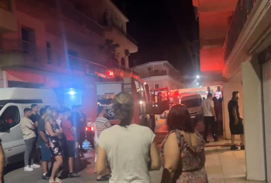 Φωτιά σε διαμέρισμα στη Σπάρτη (screenshot)