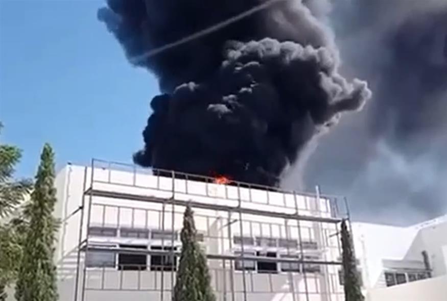 Φωτιά στο Μουσικό Σχολείο στην Παλλήνη