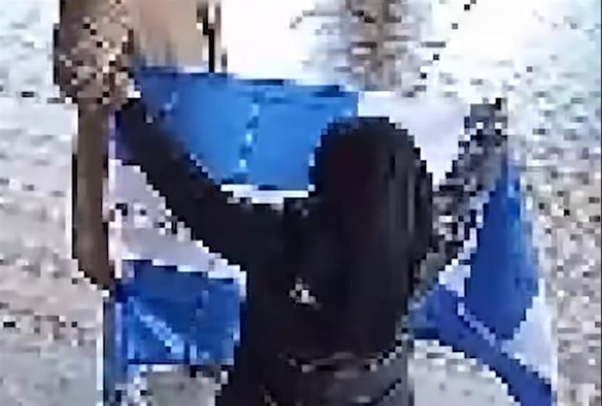 Στιγμιότυπο από το επίμαχο βίντεο (screenshot/youtube)