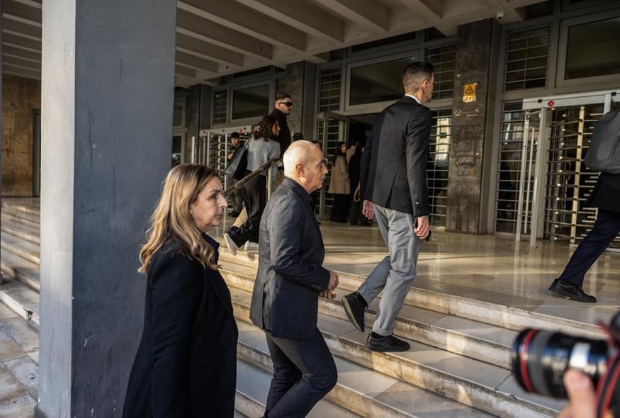 Οι γονείς του Άλκη Καμπανού έξω από το Εφετείο (Eurokinissi)