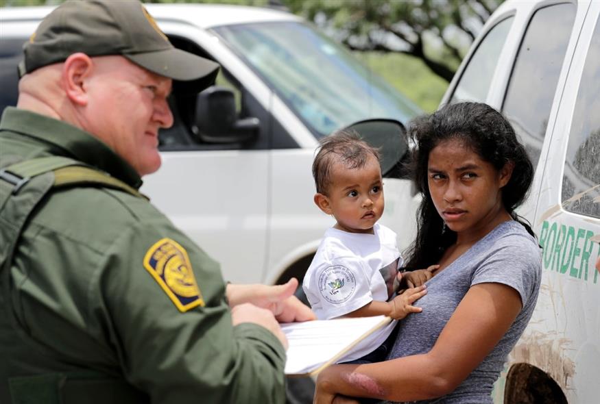 ΗΠΑ: Δικαστής αναστέλλει τη στέρηση του δικαιώματος ασύλου για τους μετανάστες (ΑP)