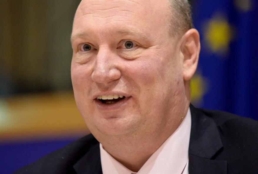 Ο αξιωματούχος της Κομισιόν Χένρικ Χολολέι (Europarl)