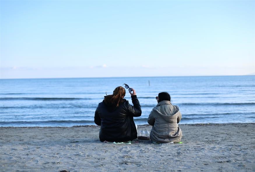 Συννεφιά - ηλιοφάνεια/INTIME