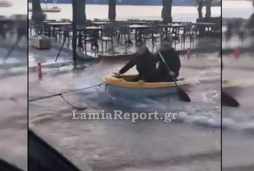 Βαρκάδα στη Γλύφα... (Lamiareport.gr)