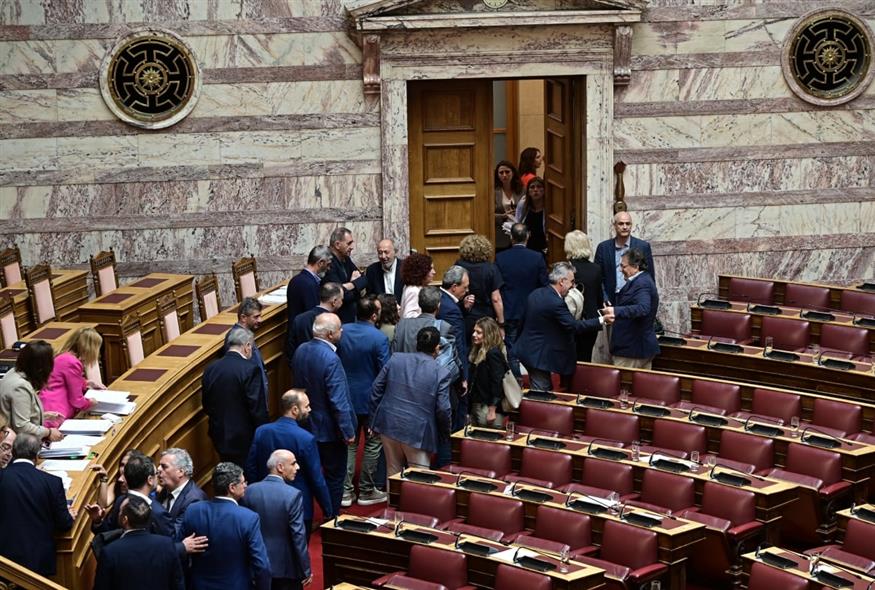 Βουλή - ΟΠΕΚΕΠΕ: Σύσσωμη η αντιπολίτευση αποχώρησε από την ψηφοφορία (ΜΙΧΑΛΗΣ ΚΑΡΑΓΙΑΝΝΗΣ/EUROKINISSI)