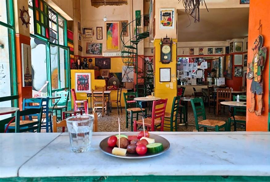 Τίτλου τέλους για τη «Μουριά» των Εξαρχείων | © Χριστίνα Τσαμουρά