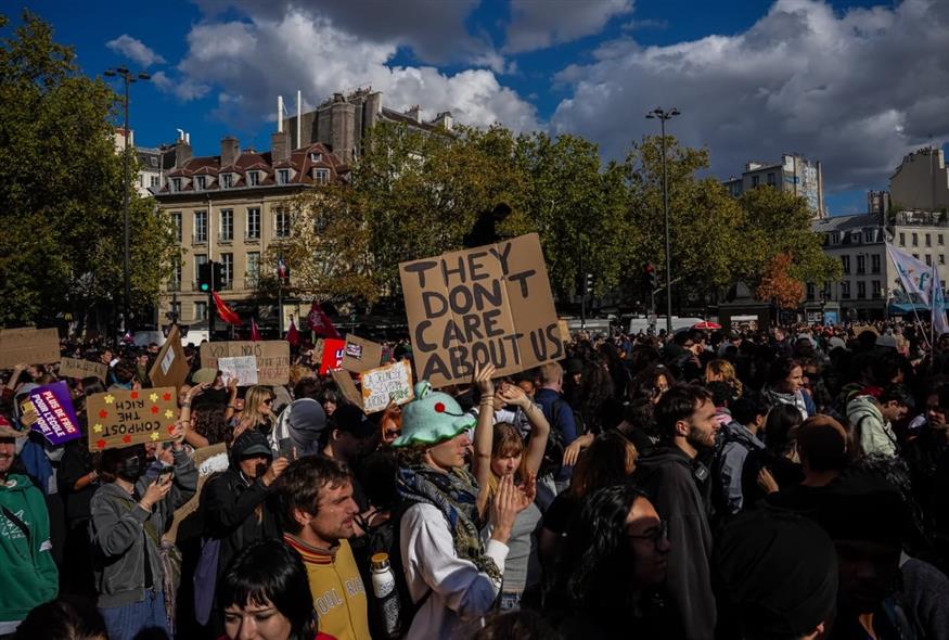 Μαθητές στους δρόμους του Παρισιού (AP Photo/Aurelien Morissard)