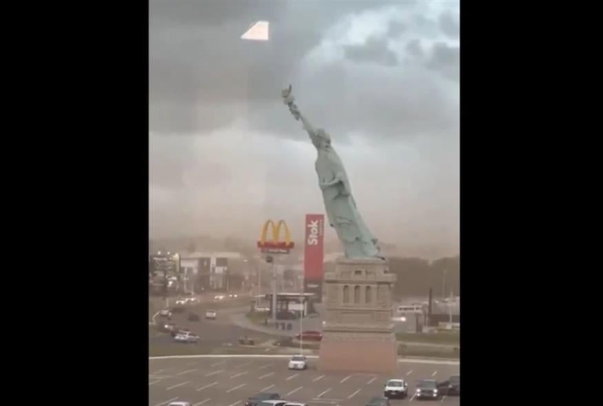 Άγαλμα της Ελευθερίας στη Βραζιλία/Χ