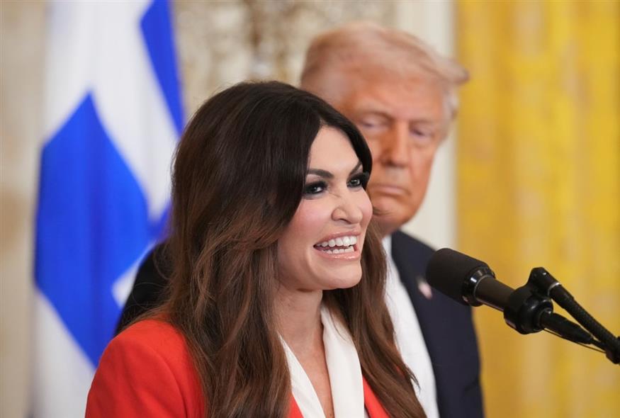 Κίμπερλι Γκίλφοϊλ - Ντόναλντ Τραμπ (AP Photo/Jacquelyn Martin)