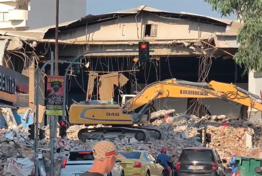 Πάει και ο κινηματογράφος Ατλαντίς... (Orange Press)