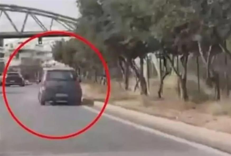 Τροχαίο στην Kατεχάκη: Τράκαρε μόνος του και συνέχισε ενώ το αυτοκίνητο διαλυόταν