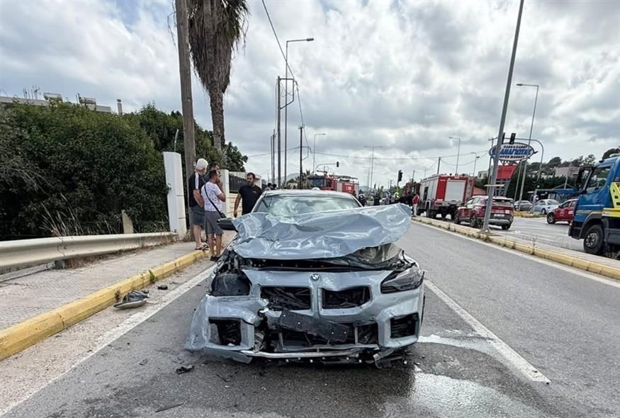 Η BMW του 45χρονου που προκάλεσε το τροχαίο δυστύχημα στη Ρόδο (Πηγή: dimokratiki.gr)