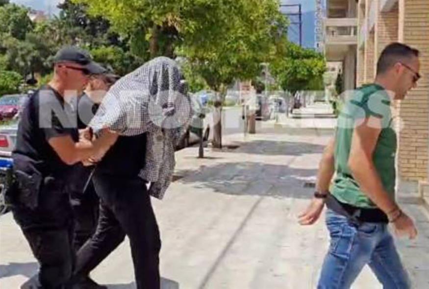 Ο 55χρονος που είχε κρύψει τον νεκρό πατέρα του στον καταψύκτη (notospress.gr)