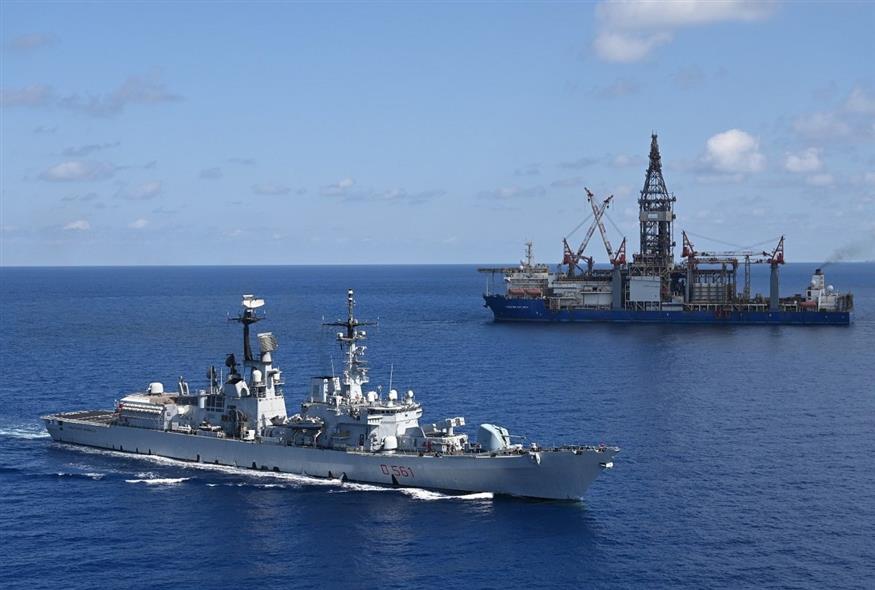 Η Ιταλία έστειλε πολεμικό πλοίο δίπλα στο γεωτρύπανο της ΕΝΙ (Twitter)