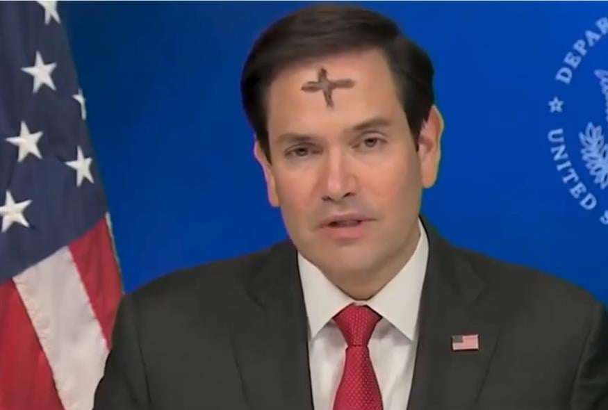 Ο Μάρκο Ρούμπιο με έναν μαύρο σταυρό στο μέτωπο/fox news