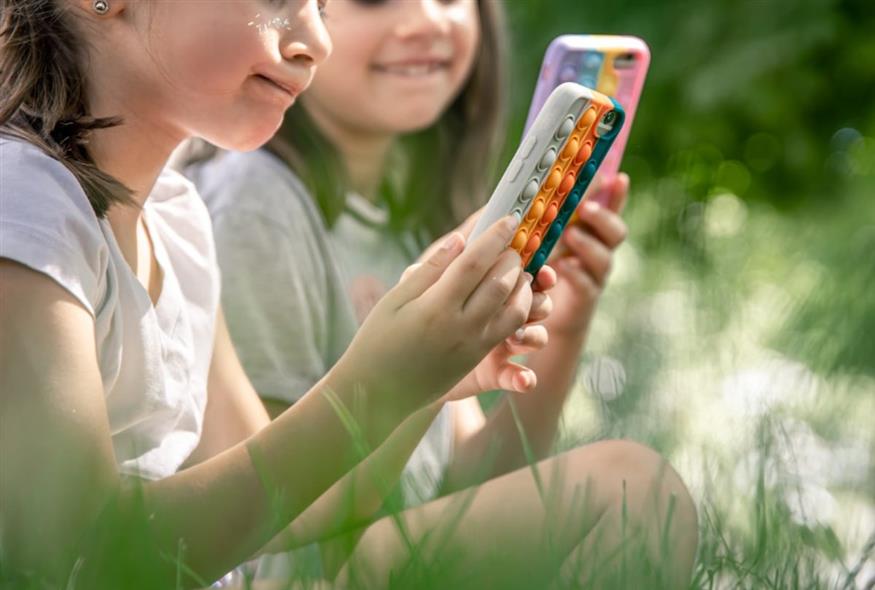 Social media και ανήλικοι (Freepik)