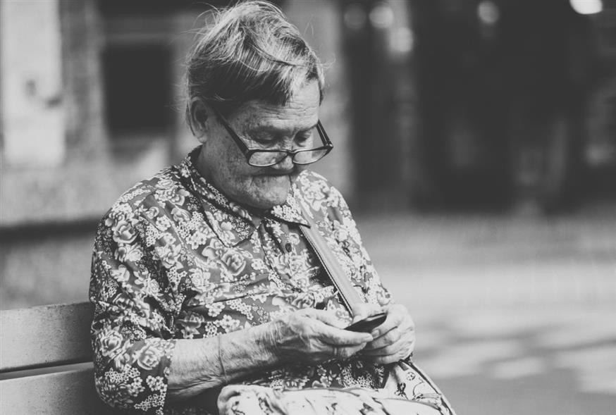 Τηλεφωνική απάτη σε βάρος ηλικιωμένων (UNSPLASH)