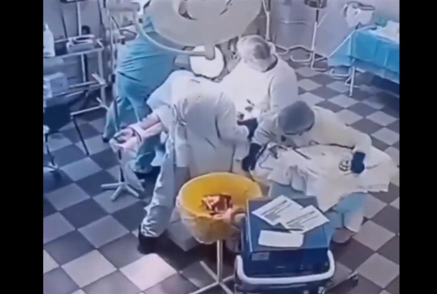 Η στιγμή που ο σεισμός στην Καμτσάτκα ταρακουνά αίθουσα χειρουργείου εν ώρα επέμβασης (Χ)