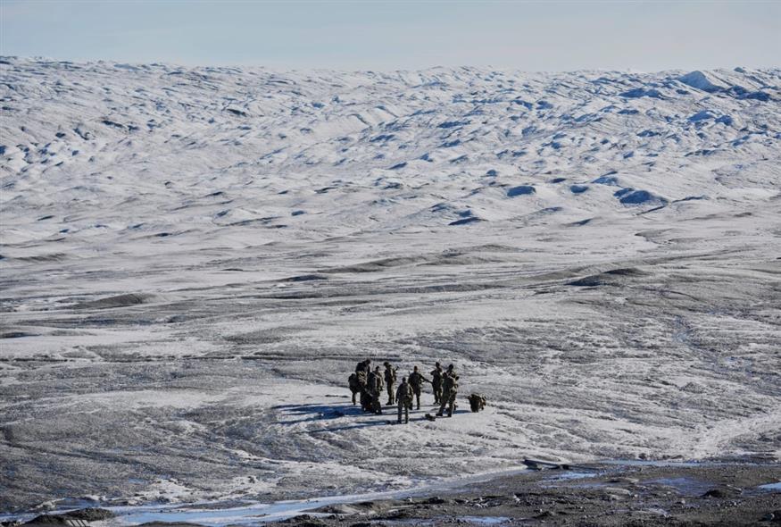 Στρατιωτικές δυνάμεις της Δανίας σε ΝΑΤΟϊκή άσκηση στο Κάνγκερλουσουακ της Γροιλανδίας (Ebrahim Noroozi/AP)