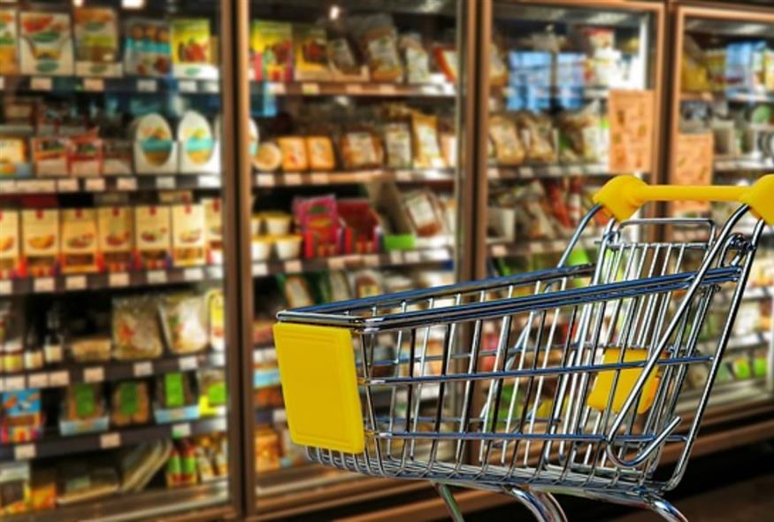 Πέφτουν οι τιμές σε προϊόντα που βρίσκονται στα ράφια των σούπερ μάρκετ (Pixabay)
